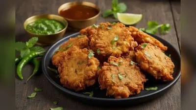 Poha Pakoda Recipe: स्वाद से भरपूर पोहा पकौड़ा के साथ लें सर्दियों का आनंद, झटपट करें तैयार