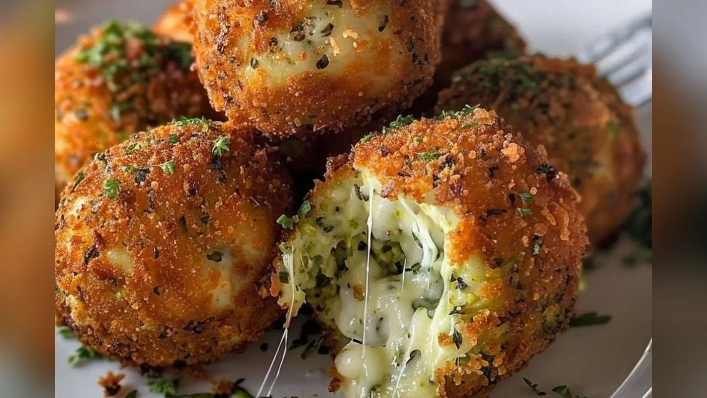 बाहर से क्रिस्पी, अंदर से चीजी – ट्राई करें स्वाद से भरपूर Pumpkin Cheese Balls Recipe