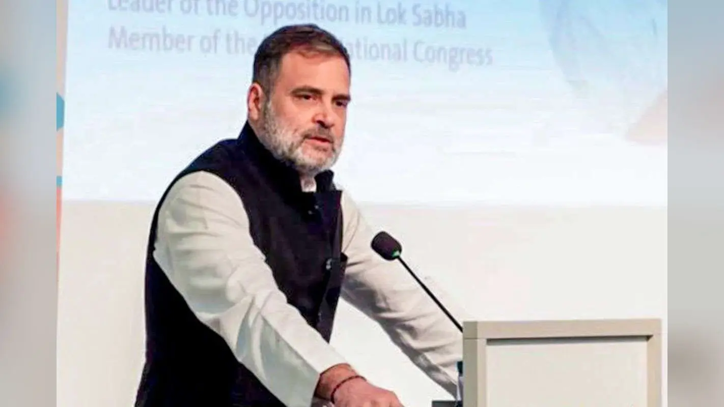 Unnao Case: कुलदीप सिंह सेंगर को बेल मिलने पर भड़के राहुल गांधी, कहा- हम मृत समाज बनते जा रहे