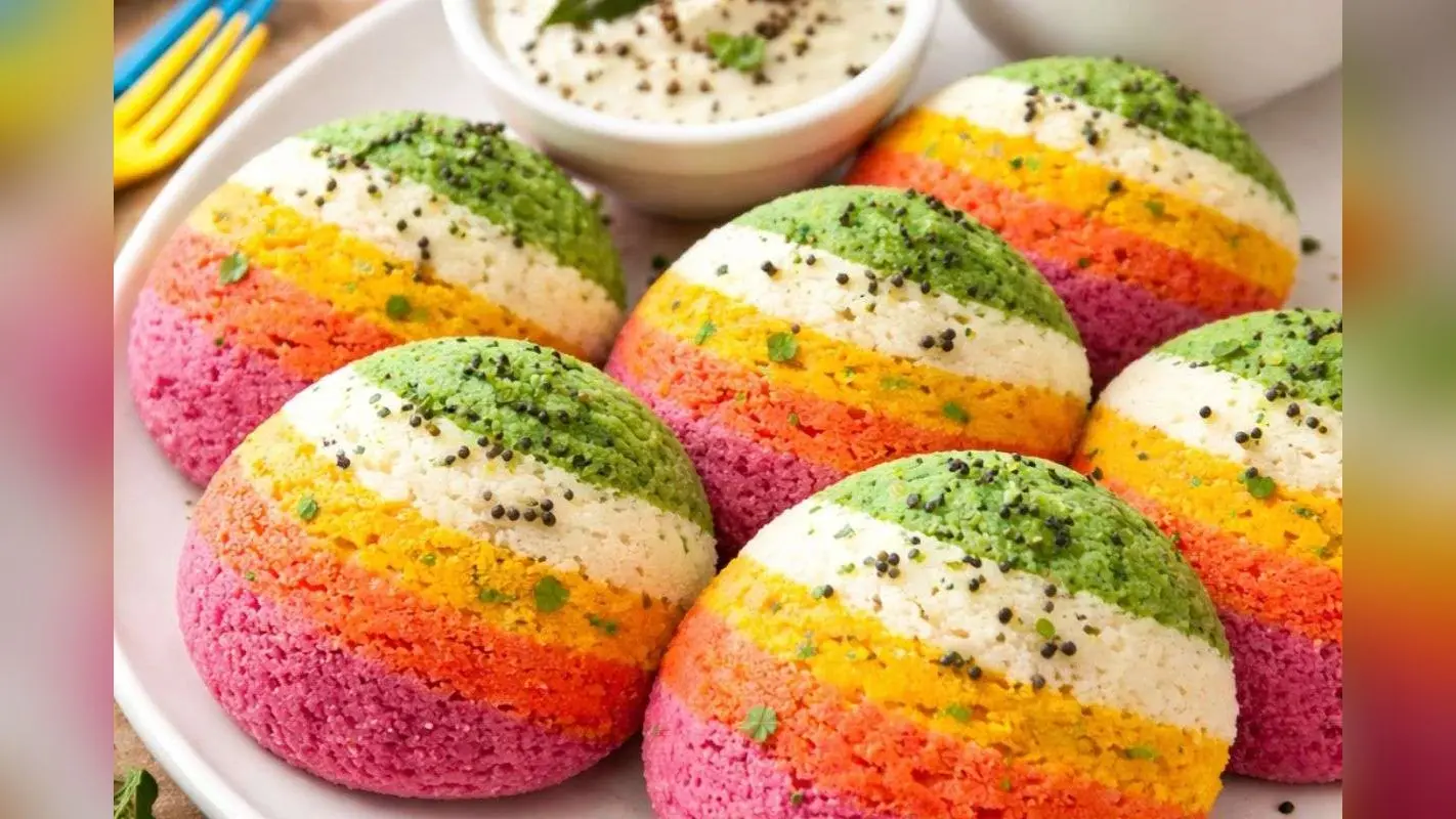 Rainbow Idli Recipe: रोज-रोज के नाश्ते से ऊब गया है दिल? बच्चों के लिए बनाइए रंग-बिरंगी रेनबो इडली