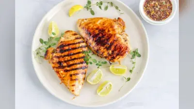 Roasted Chicken Recipe: क्रिसमस पार्टी का मजा बढ़ाएंगे सुपर टेस्टी रोस्टेड चिकन