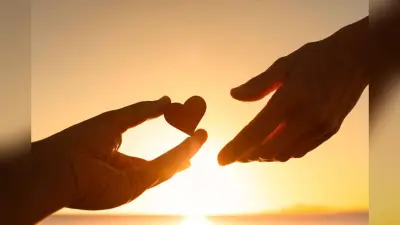Relationship Tips: प्यार और समझदारी से निभाएं रिश्ता, अपनाएं ये 15 गोल्डन रूल्स