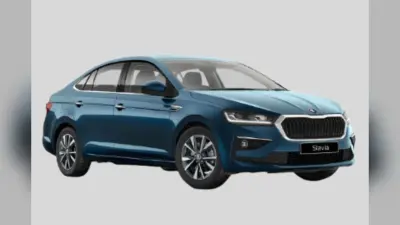 लॉन्च से पहले सड़क पर दिखी Skoda Slavia Facelift, टेस्टिंग के दौरान दिखा बदला हुआ फ्रंट और रियर लुक