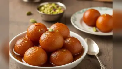 Gulab Jamun Recipe: घर पर बनाएं बाजार जैसी सॉफ्ट और टेस्टी गुलाब जामुन, नोट करें रेसिपी