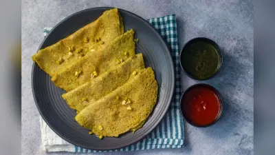 Sprouts Chilla Recipe: स्प्राउट्स खाने का नहीं करता मन, तो नाश्ते में ऐसे बनाएं पौष्टिक और चटपटा चीला