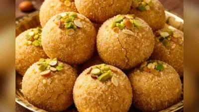 Suji Gud Laddu: घर पर झटपट बनाएं मजेदार सूजी-गुड़ के लड्डू, जानें तैयार करने का तरीका