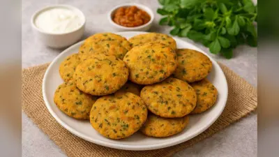 Suji-Methi Puri Recipe: आलू की सब्जी के मजा होगा दोगुना, ट्राई करें घर पर बनाकर सूजी-मेथी पूरी
