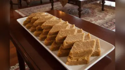 Sukhdi Recipe: सिर्फ 3 चीजों से बनाएं हेल्दी और टेस्टी गुजराती मिठाई, सर्दियों के लिए परफेक्ट