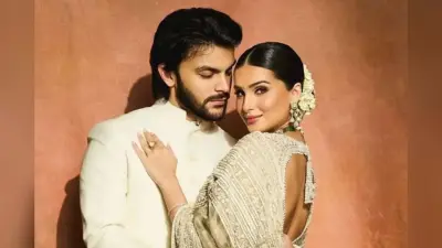 Tara Sutaria-Veer Pahariya Relationship: तस्वीरों से शुरू हुई चर्चा, अब खुद तारा–वीर ने रिश्ते पर तोड़ी चुप्पी