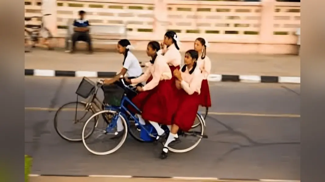 Bihar News: साइकिल क्रांति से बदली बेटियों की किस्मत,लड़कियां अब खुद ले रहीं पढ़ाई, कैरियर और शादी के फैसले