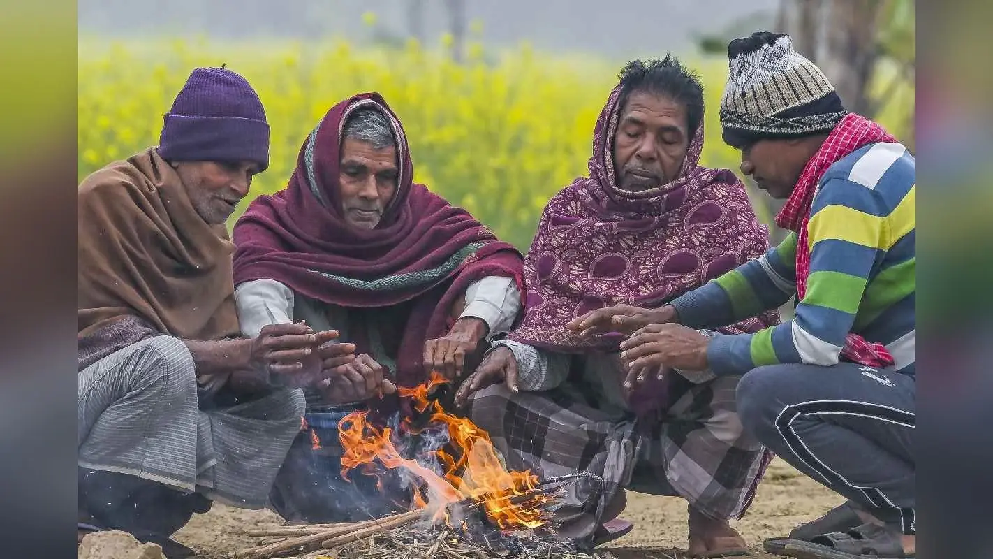 Aaj ka Mausam : इन राज्यों में बारिश के आसार, ठंड से कांपेंगे लोग, आया IMD अलर्ट