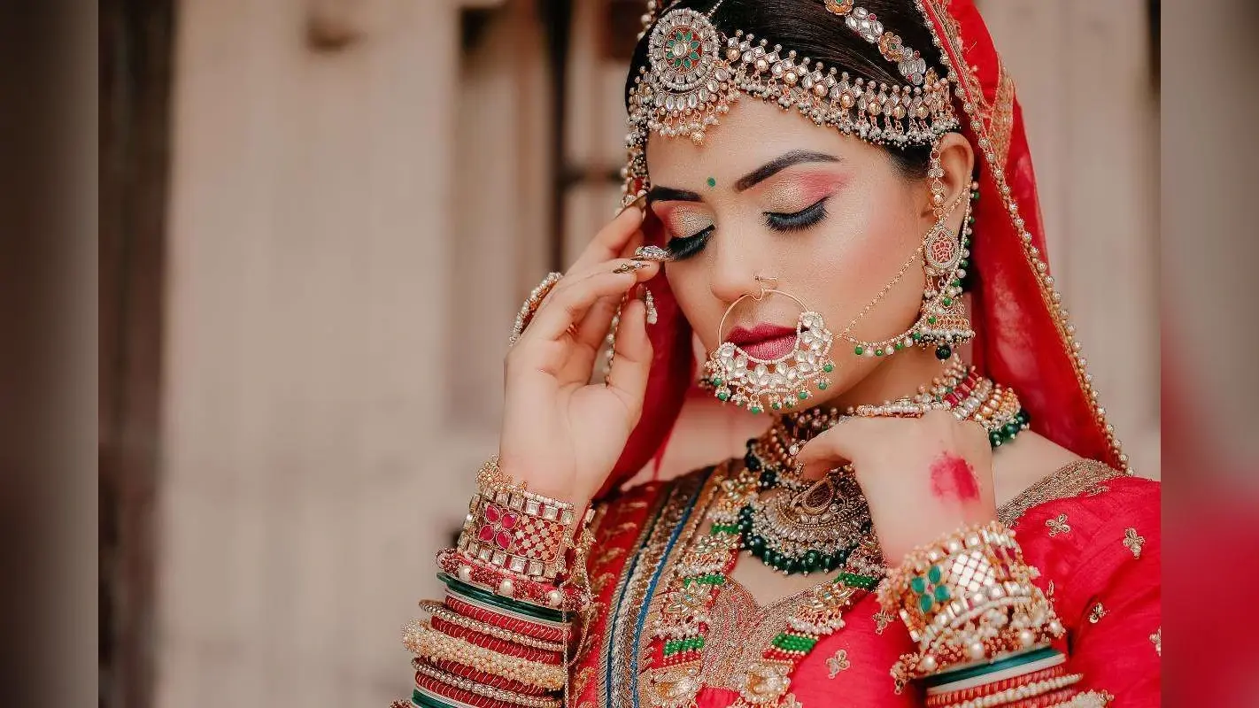Bridal Skincare Routine: 5 बड़ी स्किनकेयर गलतियां जो दुल्हनों का ग्लो कर देती हैं खराब