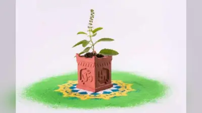 Tulsi Pujan Diwas 2025: घर में शांति चाहिए? तुलसी पूजन दिवस पर करें ये उपाय