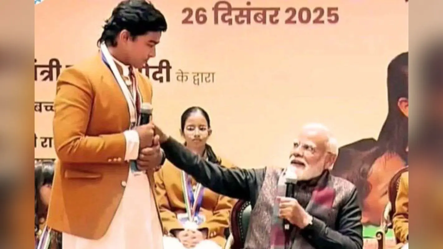 PM मोदी से मिले वैभव सूर्यवंशी, युवा क्रिकेटर के प्रधानमंत्री के साथ फोटो हुए वायरल