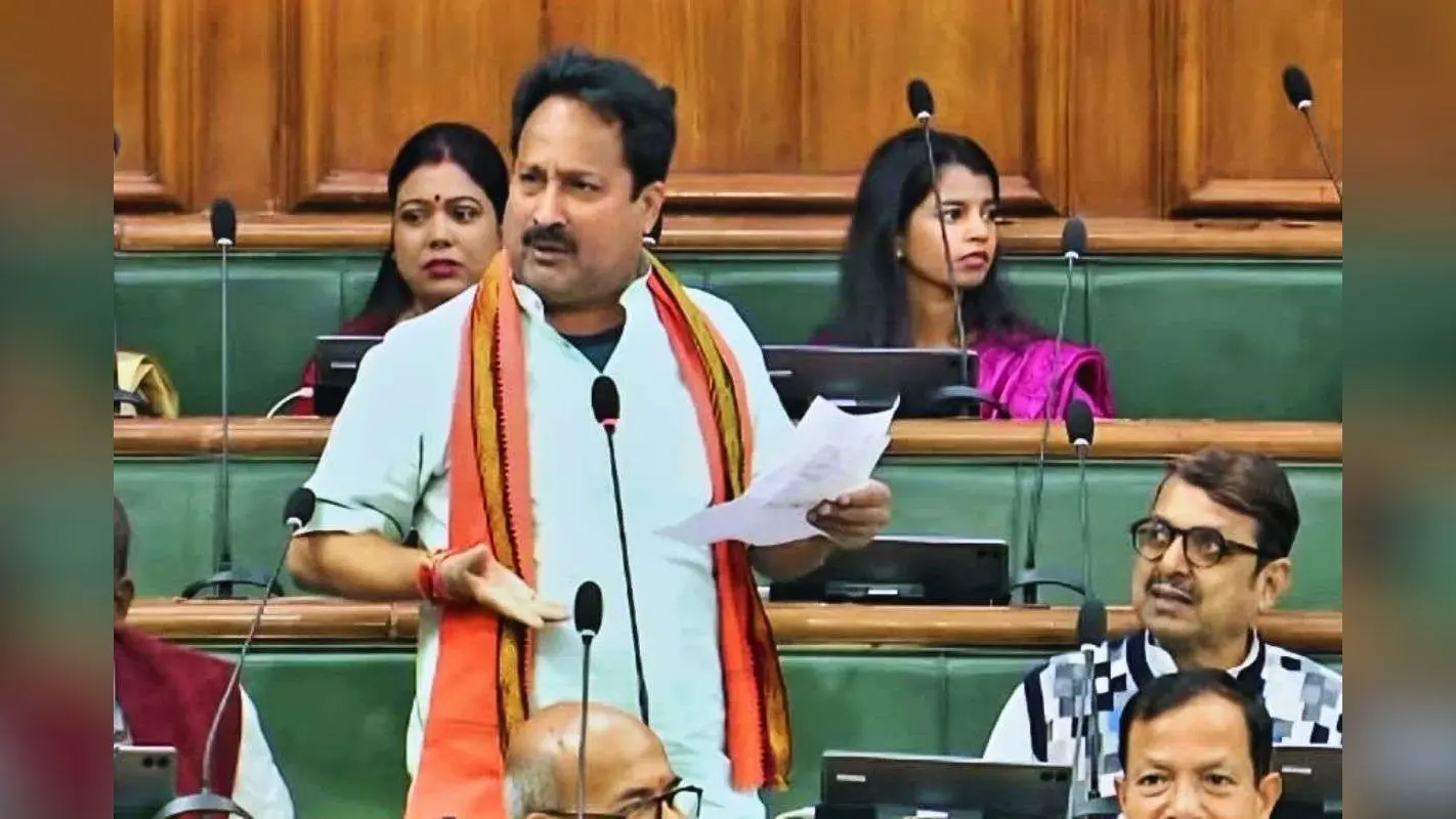 शपथ से पहले भोजपुरी कविता सुनाने लगे विनय बिहारी, प्रोटेम स्पीकर ने टोका तो बोले- भोजपुरी को दर्जा नहीं देना चाहते क्या?