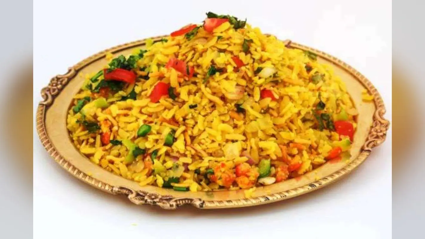 Tomato Poha Recipe: सर्दियों में लेना है ब्रेकफास्ट का मजा, तो फटाफट ट्राई करें टमाटर पोहा रेसिपी