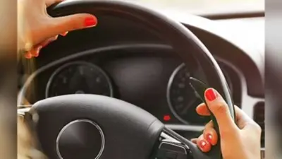 Bihar Driving License: बिहार में महिलाएं खूब चला रही गाड़ियां, मुजफ्फरपुर में 39 के पास कॉमर्शियल तो 12 के पास इंटरनेशनल परमिट