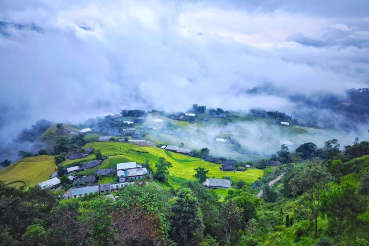 Beautiful mountains in Kausani. Perfect for couples who love peace