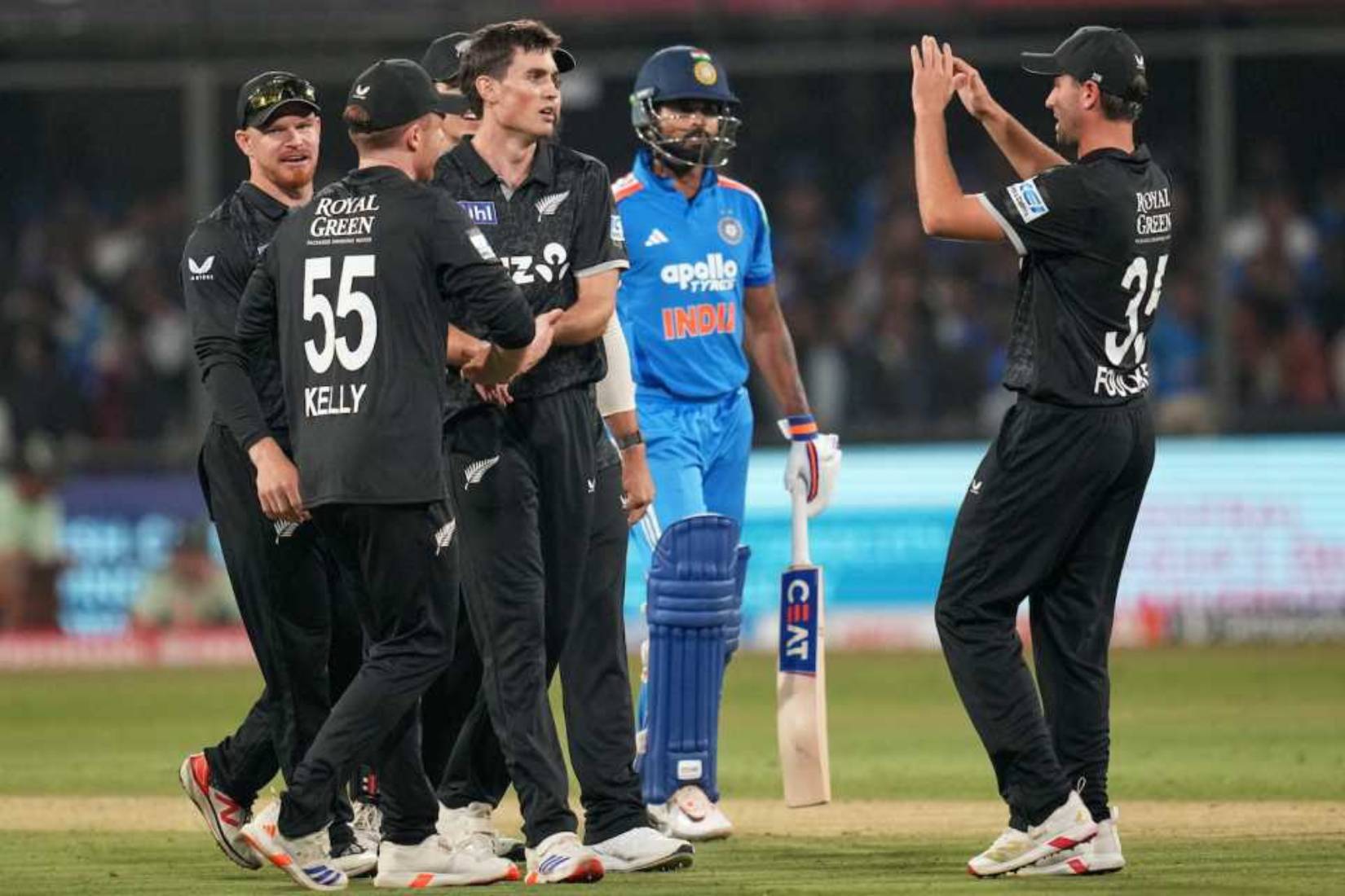T20 World Cup 2026: न्यूजीलैंड को लगा तगड़ा झटका, यह गेंदबाज हुआ बाहर, इस खिलाड़ी की किस्मत खुली