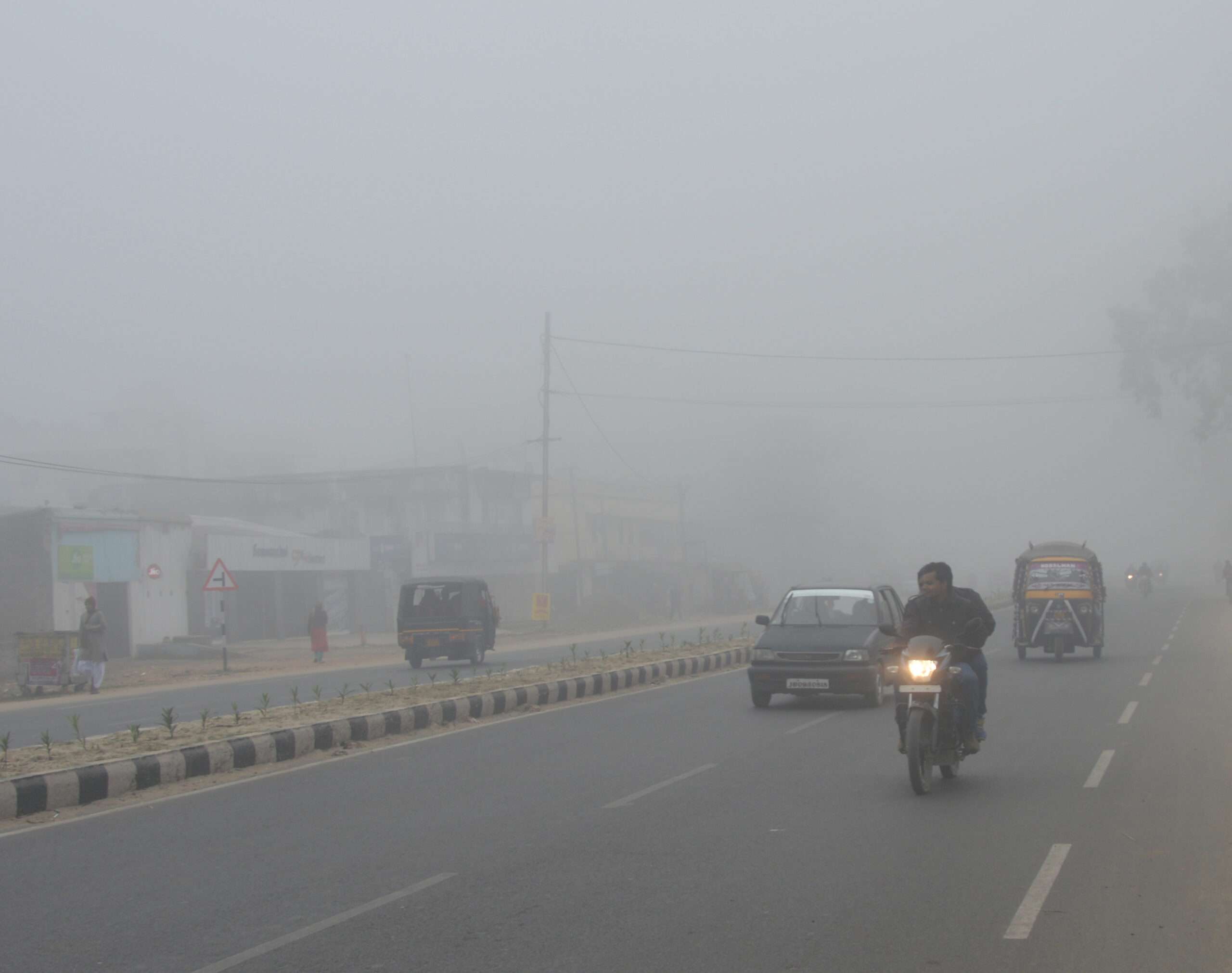 शीतलहर व कोहरा से अभी राहत नहीं, अभी जारी रहेगा सर्दी का सितम