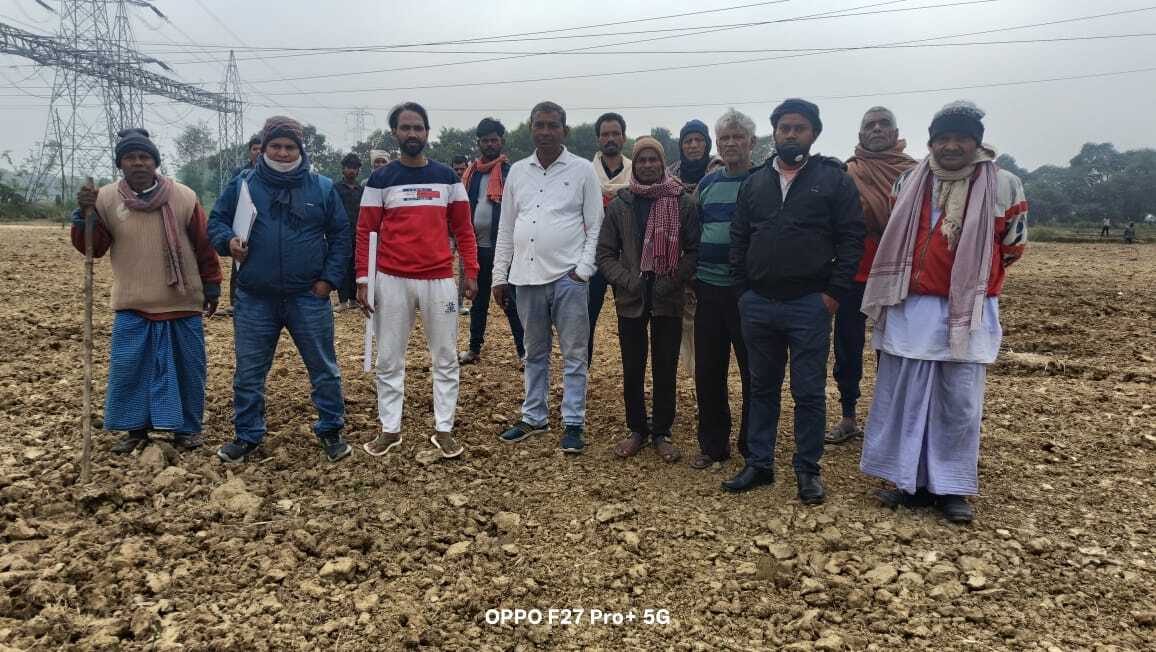 ग्रामीणों ने आपसी सहमति से खेल मैदान को कराया अतिक्रमण मुक्त