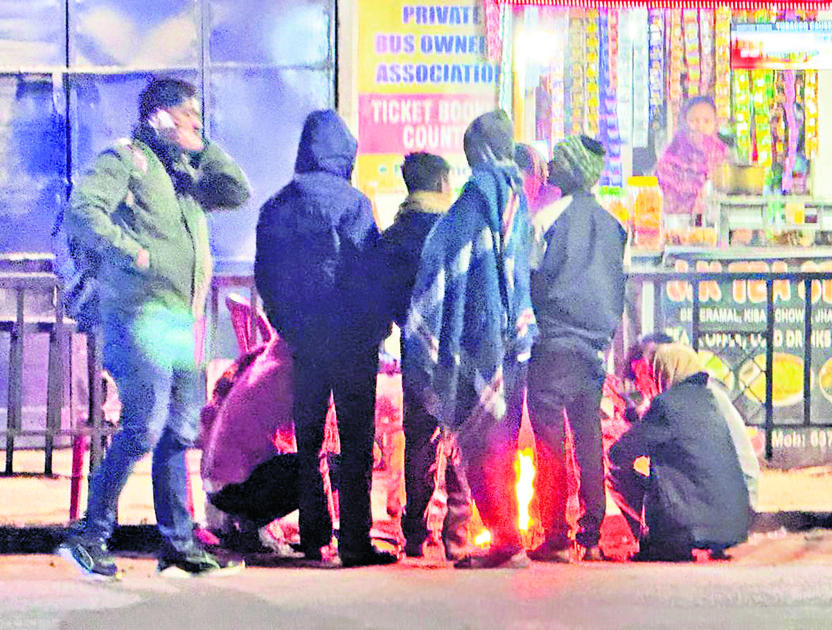 Bhubaneswar News: ओडिशा में मौसम विभाग ने कई जिलों में शीत लहर की चेतावनी जारी की, सिमलीपाल राष्ट्रीय उद्यान में पारा शून्य डिग्री सेल्सियस तक गिरा