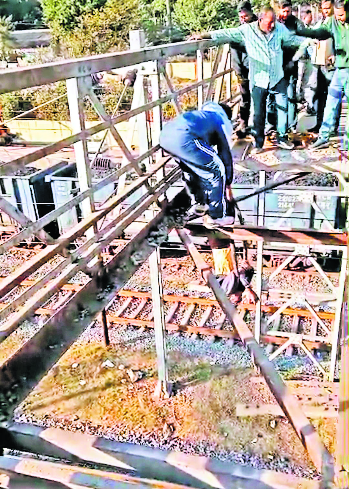 Rourkela News: पुराना स्टेशन रोड में ट्रैक्शन लाइन की चपेट में आकर रेलकर्मी झुलसा