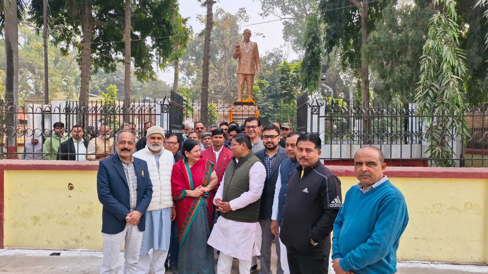 समाज के सभी वर्गों के उत्थान में त्रिपुरारी बाबू ने स्वयं को कर दिया समर्पित : प्रभारी मंत्री