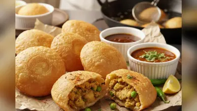 Aloo Kachori Recipe: घर पर बनाएं स्वादिष्ट और कुरकुरी आलू कचौरी, मेहमान भी पूछेंगे रेसिपी