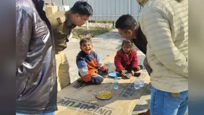 Ansh Anshika Case: रामगढ़ SP अजय कुमार ने दोनों बच्चों को खिलाया घर का बना खाना, हंसाया भी
