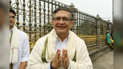 आईपीओ की दहलीज पर एनएसई, सीईओ ने तिरुपति जाकर शेयरहोल्डर्स के लिए मांगी दुआ
