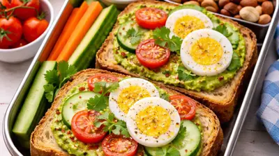Tiffin Special Avocado Toast Recipe: बच्चों के टिफिन के लिए बनाएं हेल्दी और टेस्टी एवोकाडो टोस्ट, स्वाद और सेहत का रखें पूरा ध्यान
