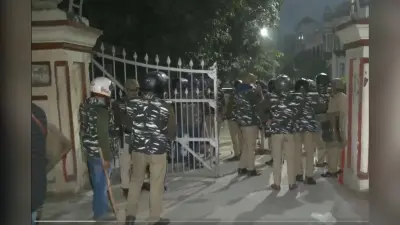 BHU में छात्रों के दो गुट आपस में भिड़े, पत्थरबाजी में एक छात्र घायल; पुलिस बल तैनात