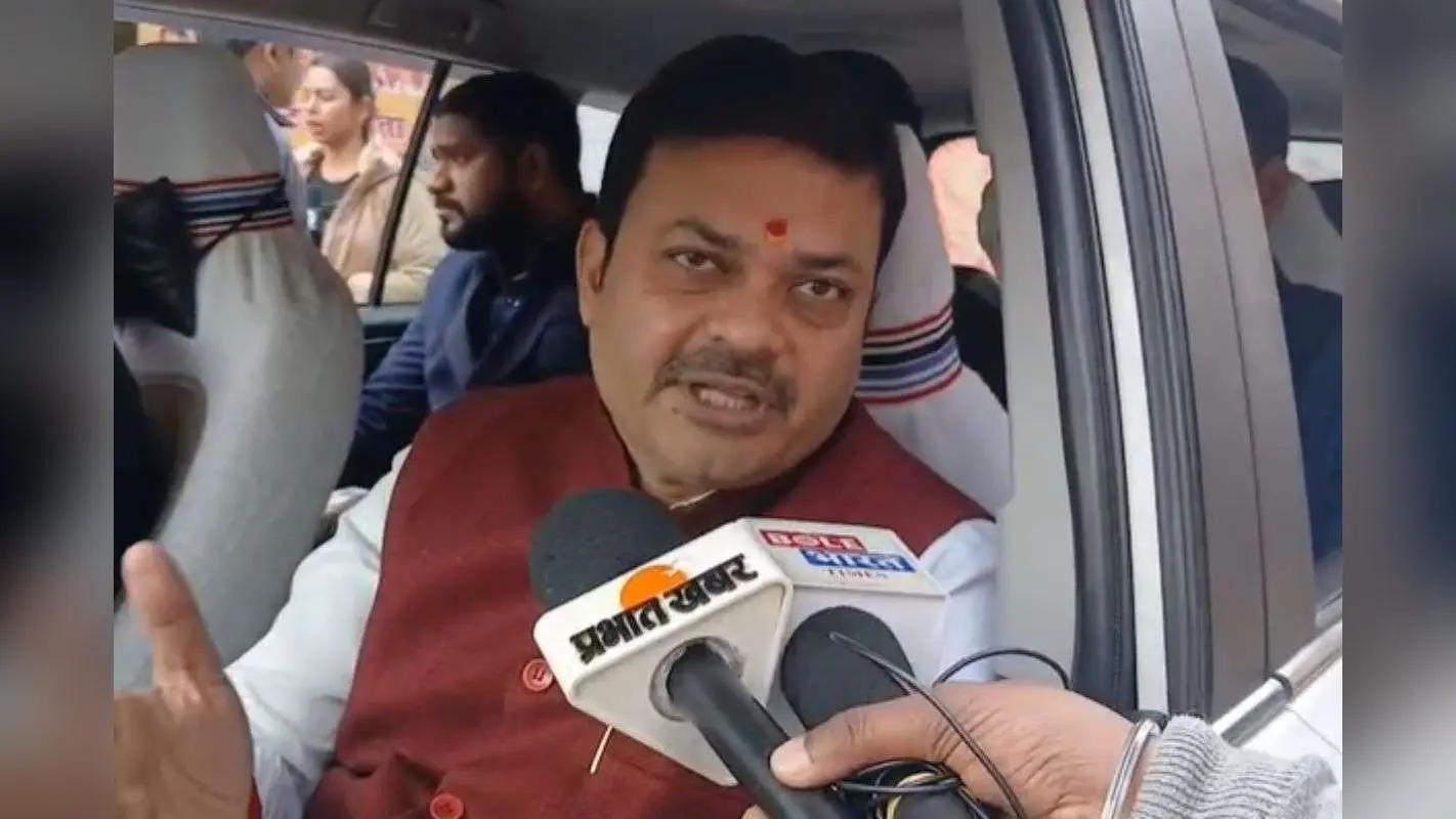 Bihar Politics: बिहार सरकार के मंत्री बोले- कांग्रेस के विधायक हमारे संपर्क में, दही-चूड़ा भोज से गायब थे MLA