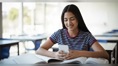 Board Exam preparation : मोबाइल को पढ़ाई में बाधक नहीं, बनाएं स्मार्ट साथी
