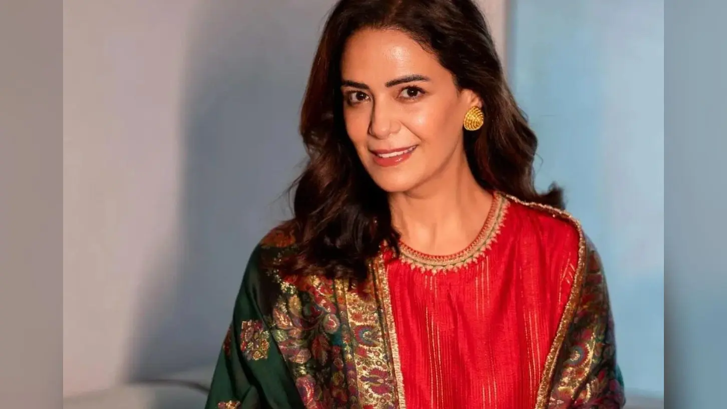 Bollywood News: 60 की उम्र में हीरो रोमांस करे, हीरोइन क्यों नहीं? एक्ट्रेस मोना सिंह ने जताई आपत्ति