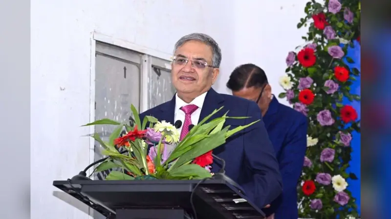मुख्य निर्वाचन आयुक्त ने लिया बाबा बैद्यनाथ का आशीर्वाद, BLO से करेंगे सीधा संवाद