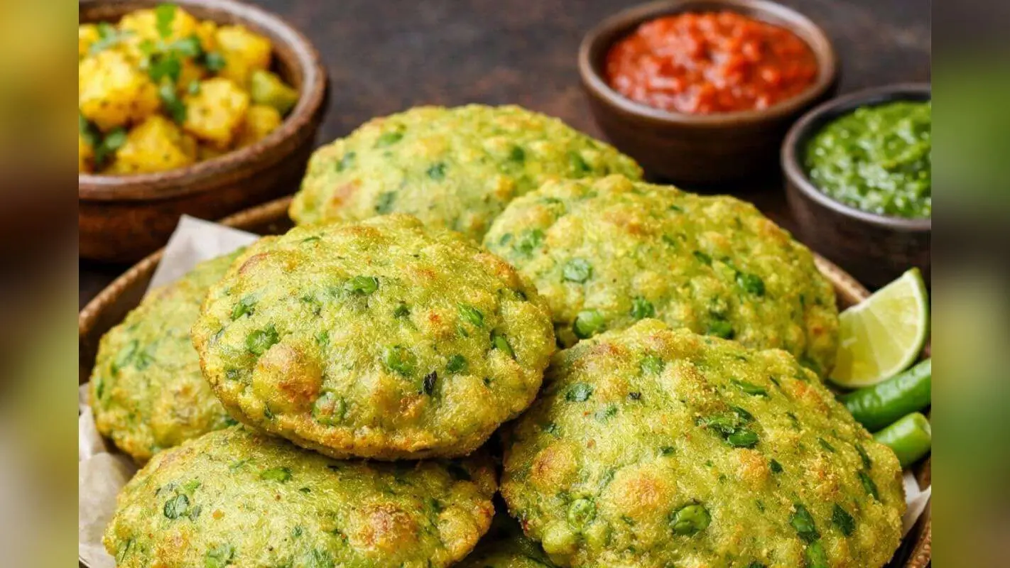 Chawal-Matar Ki Puri: घरवाले करते हैं टेस्टी नाश्ते की फरमाइश, ठंडी सुबह में बनाएं गरमा-गरम चावल-मटर की पूरी