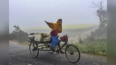 Jharkhand Ka Mausam: झारखंड में कड़ाके की ठंड, और गिरेगा पारा, येलो अलर्ट जारी