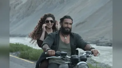 Dhurandhar Box Office Collection Day 40: नई फिल्मों को पछाड़ 40 दिन बाद भी बरकरार है ‘धुरंधर’ की कमाई, टोटल कलेक्शन देख उड़ जायेंगे होश