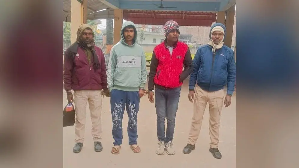 चोरी के सामान के साथ दो चोर गिरफ्तार