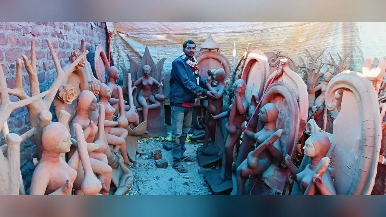 मुरलीपहाड़ी में मां सरस्वती की प्रतिमा निर्माण शुरू