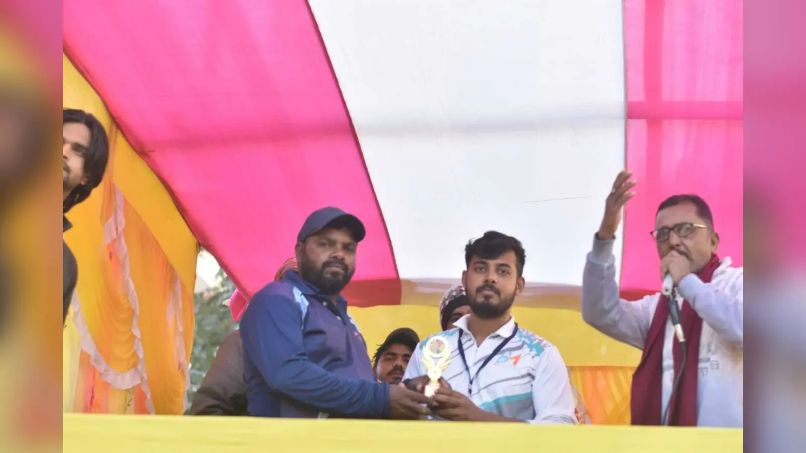 रोहित मेमोरियल क्रिकेट टूर्नामेंट में बाढ़ की टीम बनी विजेता