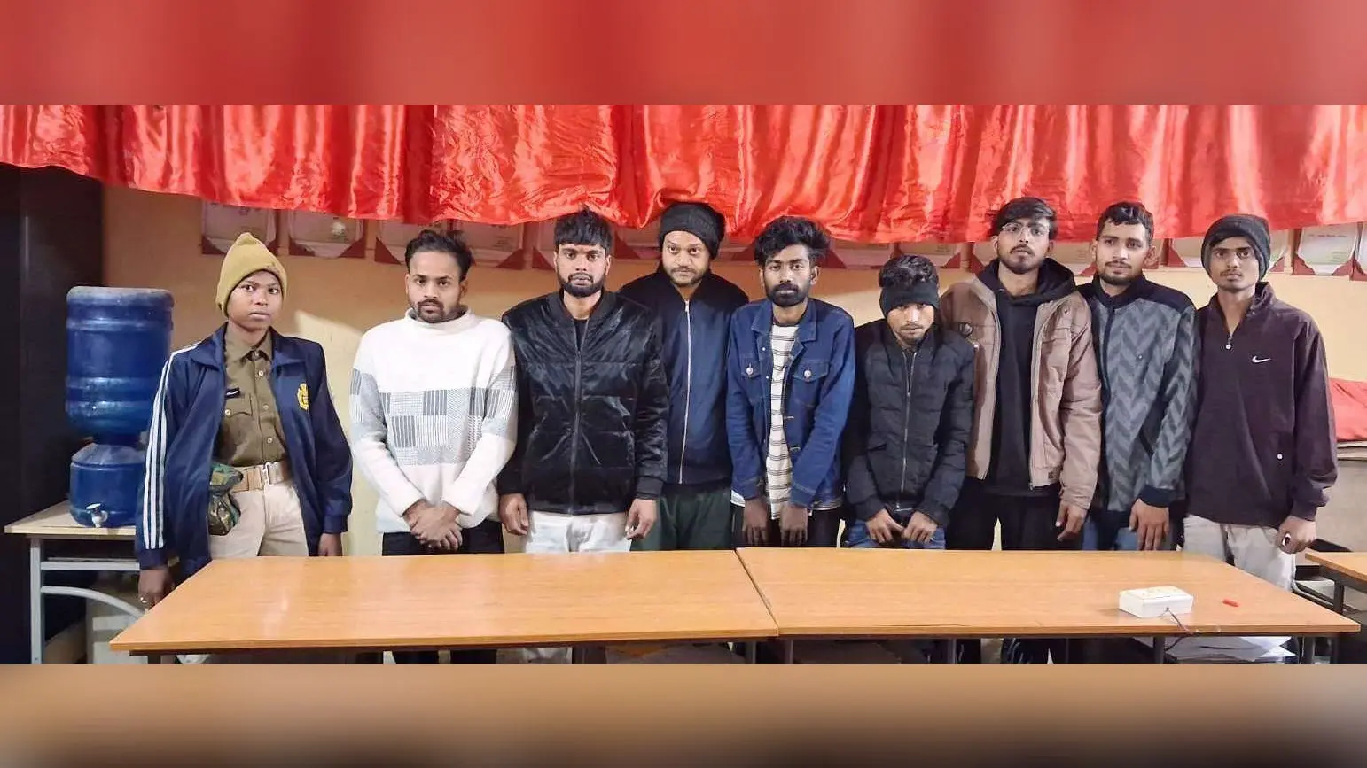 सदर बाजार से पुलिस ने संदिग्ध अवस्था में 8 अपराधियों को किया गिरफ्तार