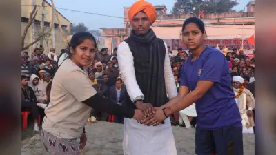 hajipur news. कुश्ती में सत्येंद्र पहलवान विजेता, दीपक को दूसरा स्थान