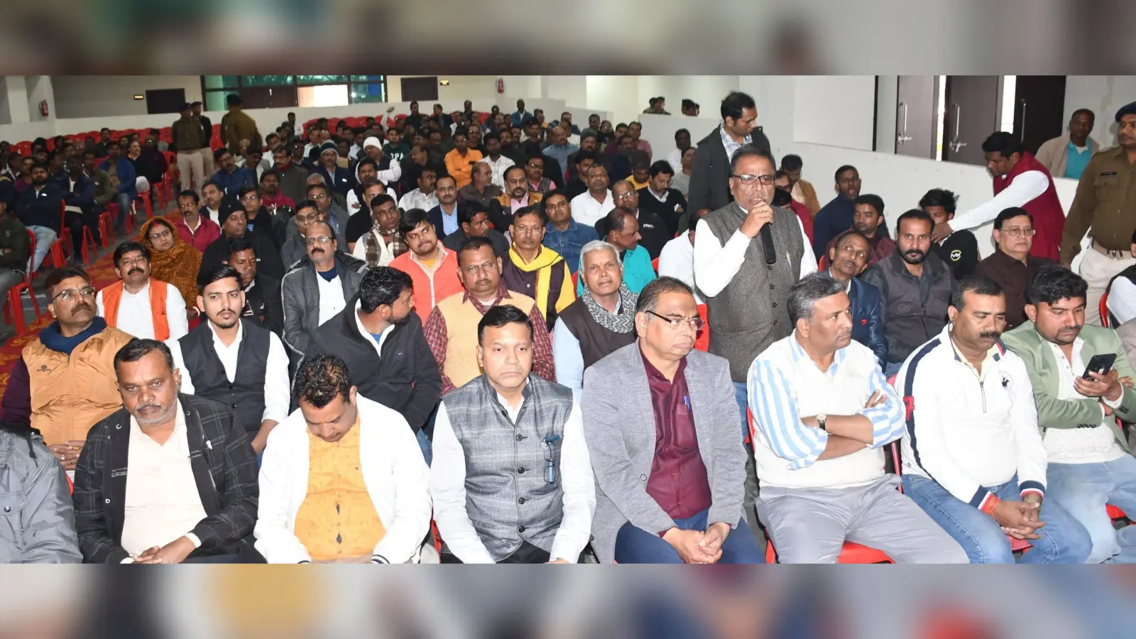 Bokaro News : ज्वेलर्स प्रतिष्ठान में चेहरा ढक कर आनेवाले को ना दें प्रवेश : एसपी