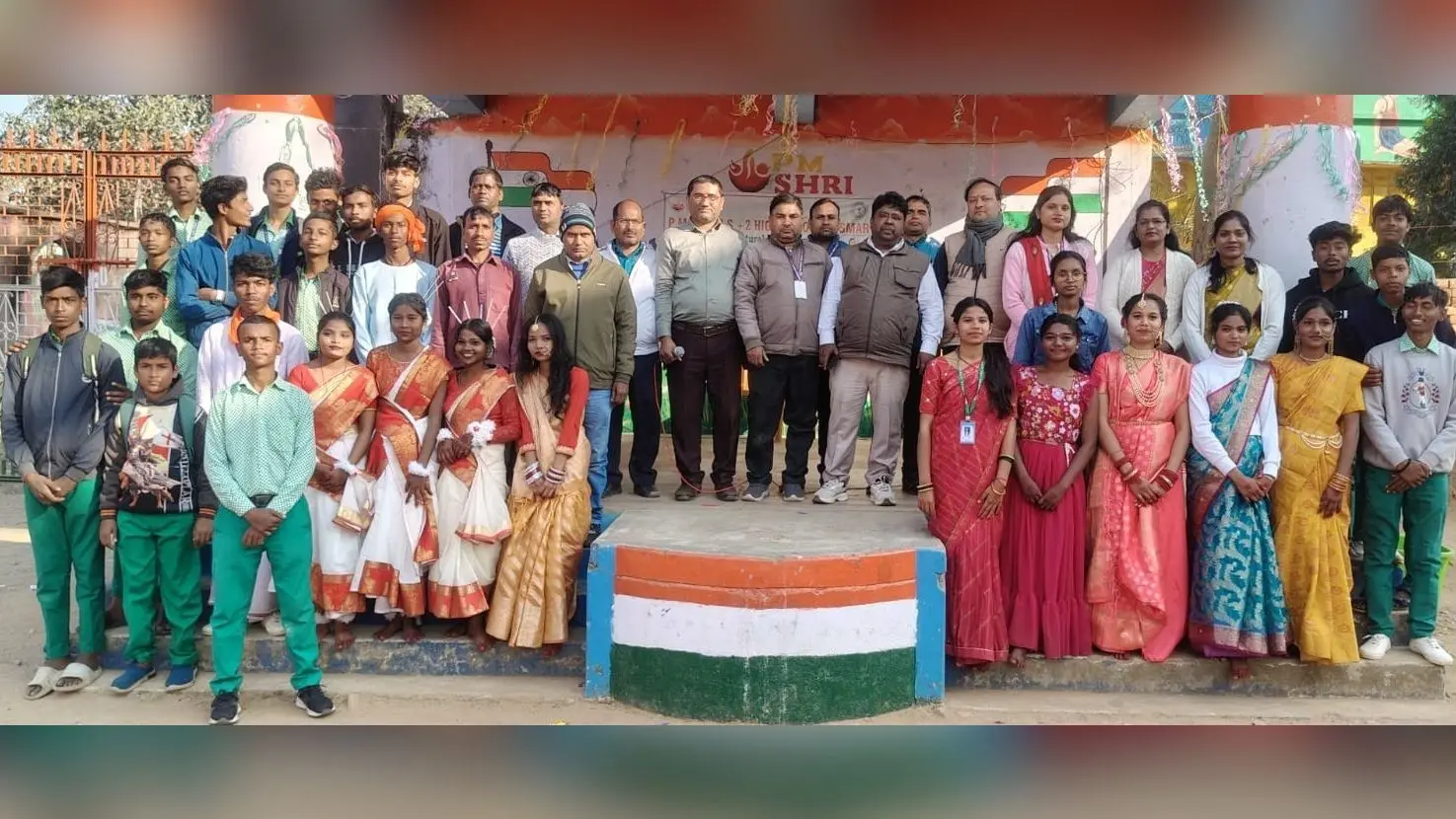Bokaro News : छात्र-छात्राओं ने कला का किया प्रदर्शन