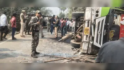 Samastipur News:बस की चपेट में आने बाइक सवार जख्मी, सड़क जाम, तोड़फोड़
