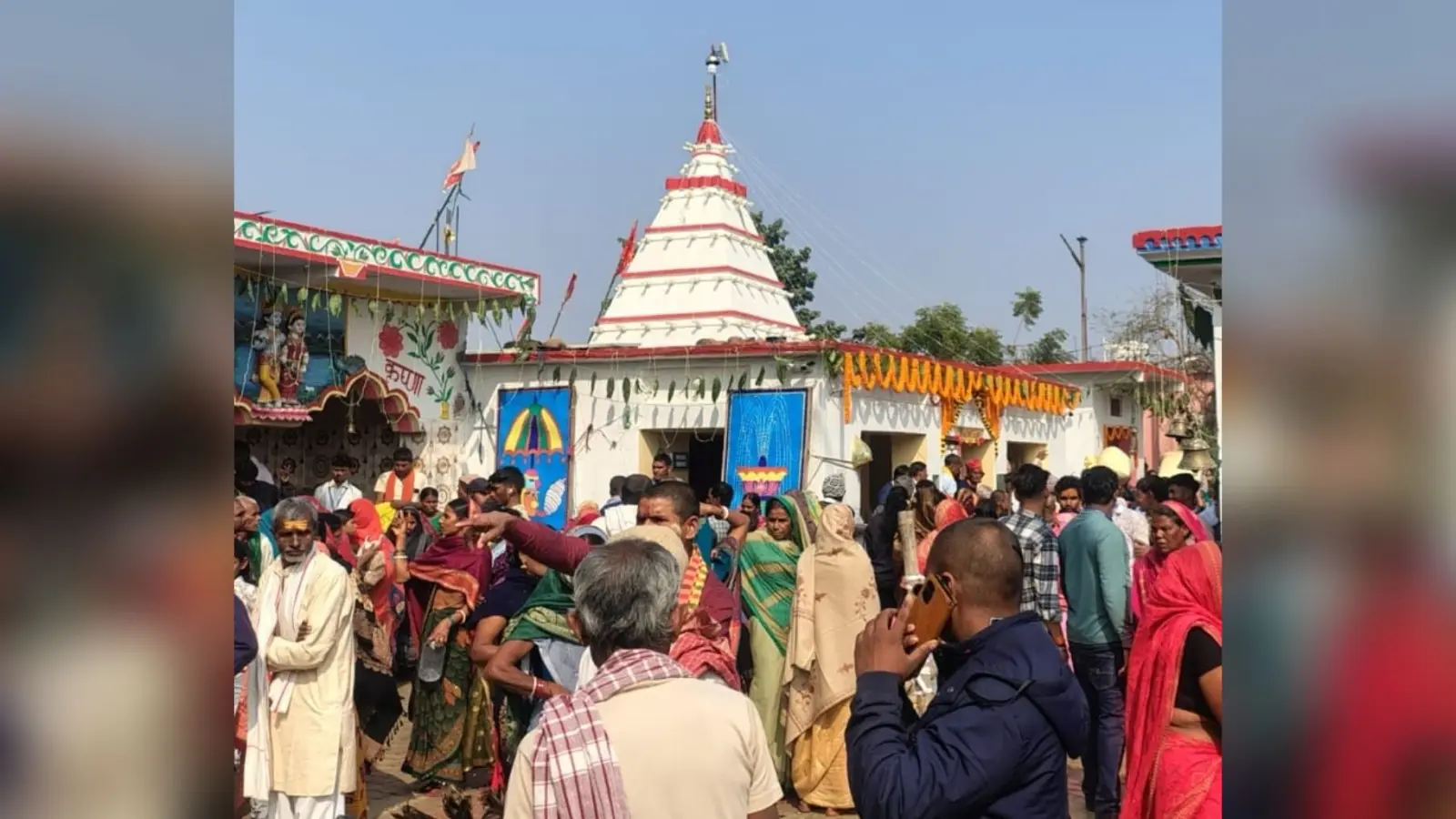 ब्रह्म बाबा के वार्षिक पूजनोत्सव में उमड़ा भक्तों का सैलाब
