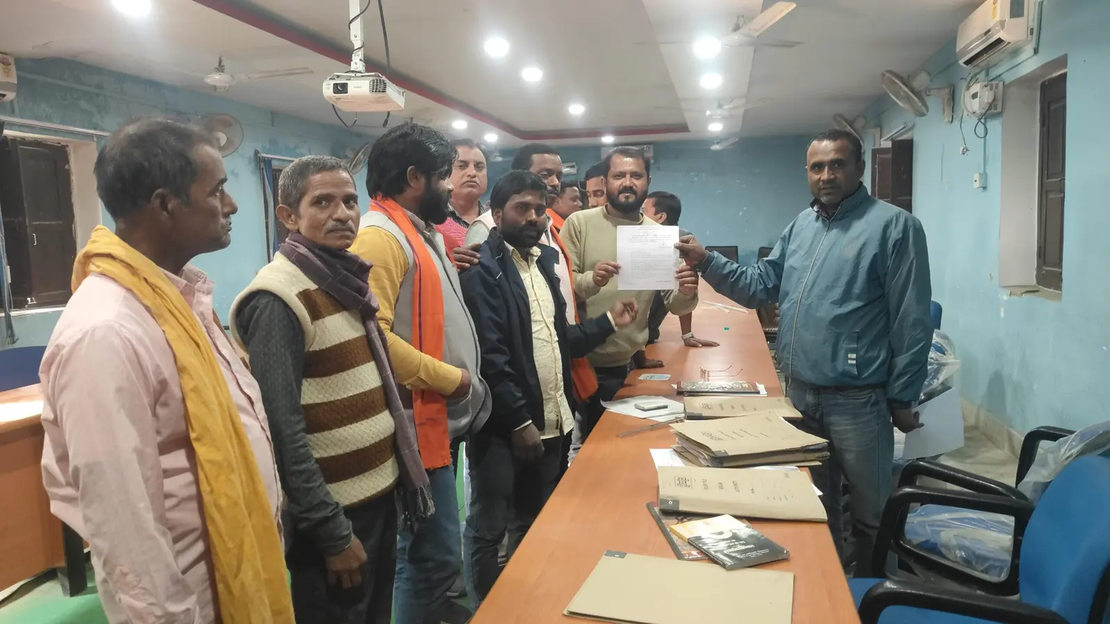 अध्यक्ष पद के पांच व सदस्य पद के लिए 25 अभ्यर्थियों ने कराया नामांकन